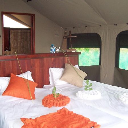 Sangwali Nkasa Lupala Tented Lodge מראה חיצוני תמונה