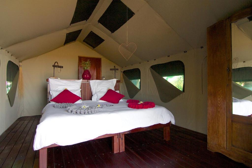 Sangwali Nkasa Lupala Tented Lodge מראה חיצוני תמונה
